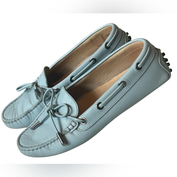 Tod’s Authentic Gommino Driving Shoes Light Blue Leather Loafers, Size 5.5 US - Picture 1 of 9